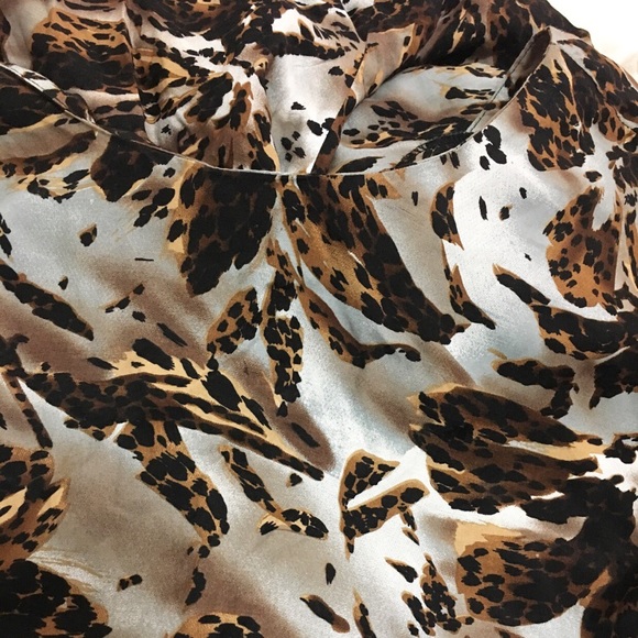 Used/ beautiful leopard floral print jump suit - Picture 4 of 4